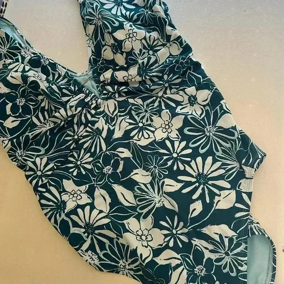 Adore me - Picture 2 of 5